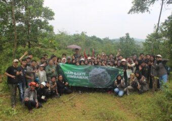 Realizing the Forestry Day, the Tree Grower Community carries out a planting action of 300 seedlings in the Jasinga Silviculture Teaching Industry (JSTI)